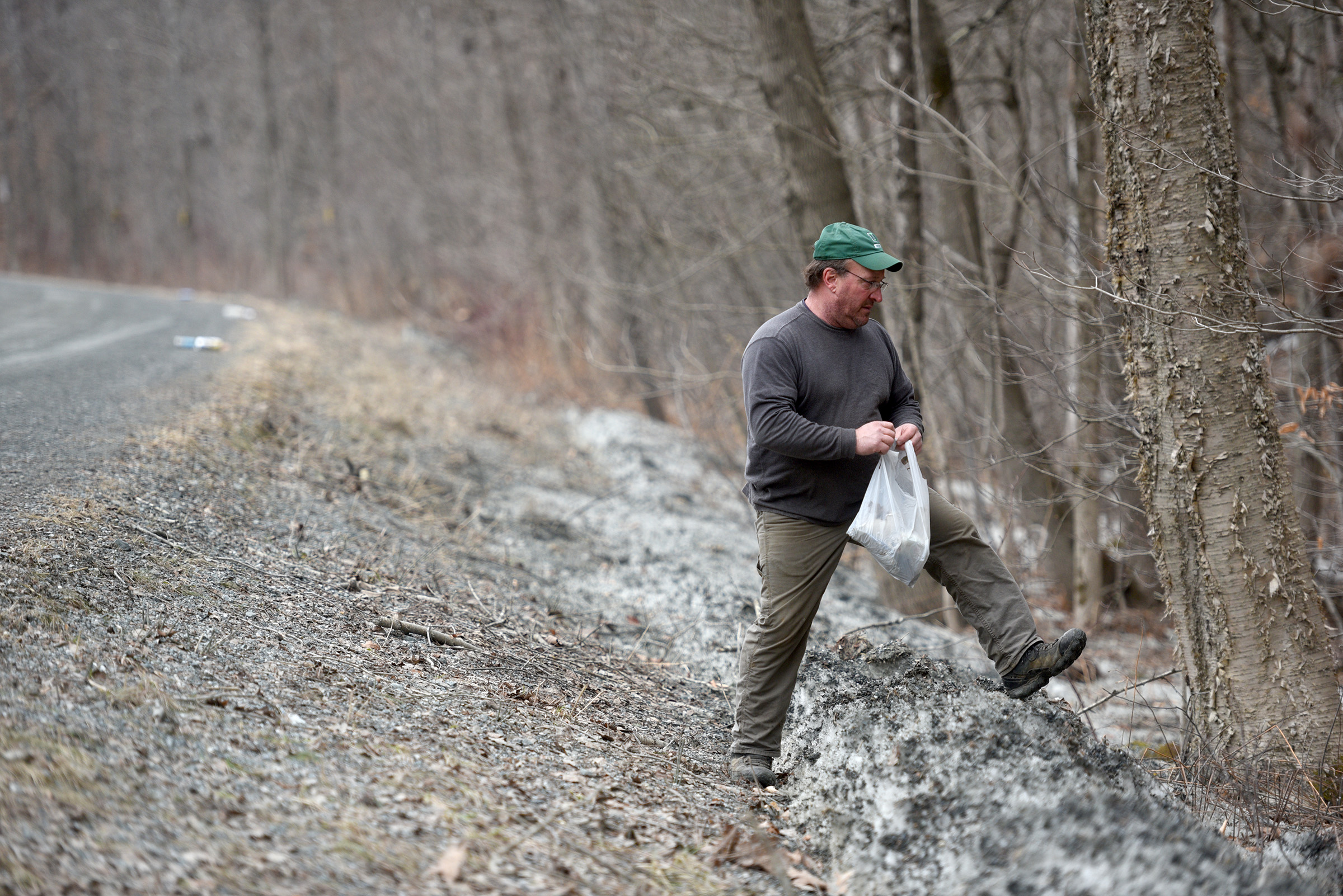 Taking on a trash cleanup challenge in Strafford - Valley News